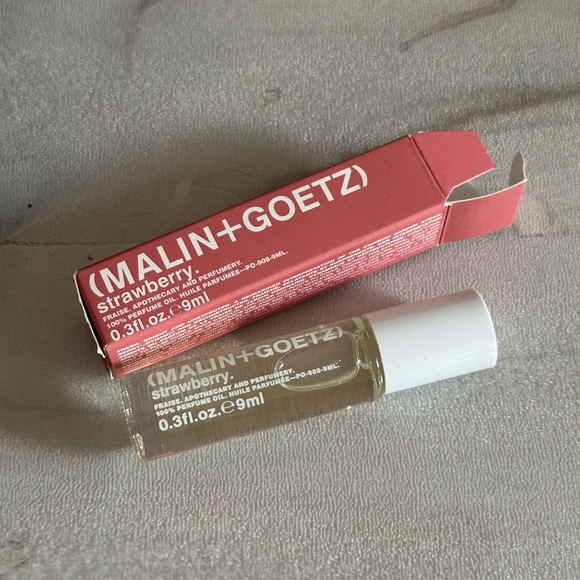 Malin + Goetz strawberry perfume rollerball - Picture 1 of 2